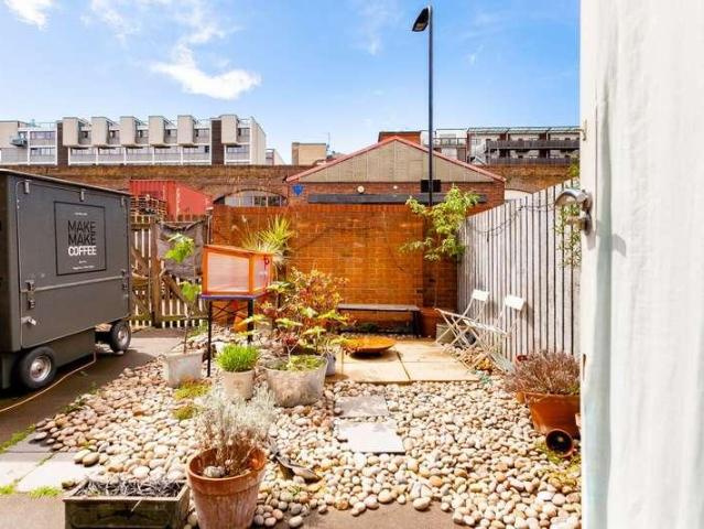 2 bed house to rent