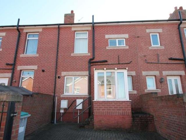 2 bed house to rent