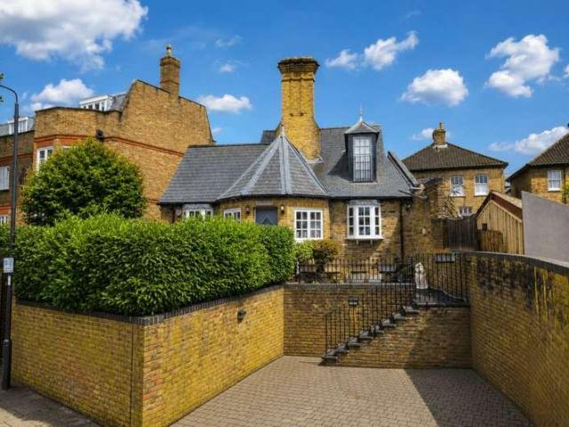 2 bed house to rent