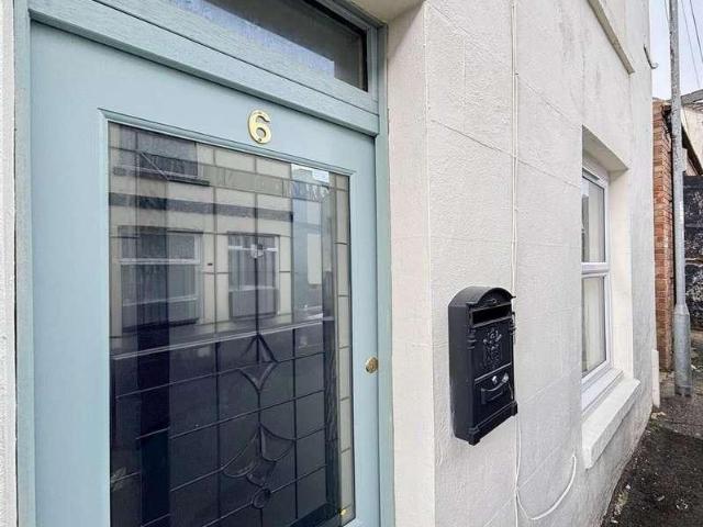2 bed house to rent