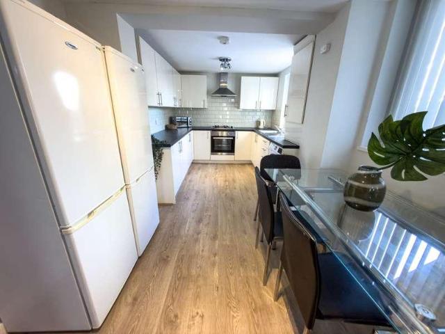 2 bed house to rent