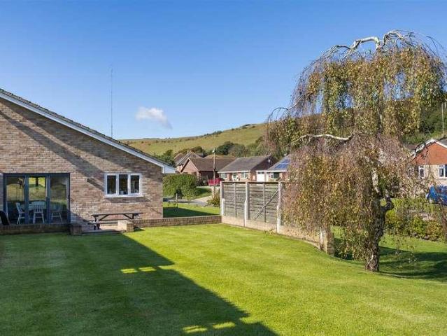 2 bed house to rent