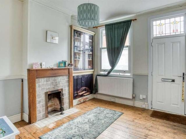 2 bed house to rent