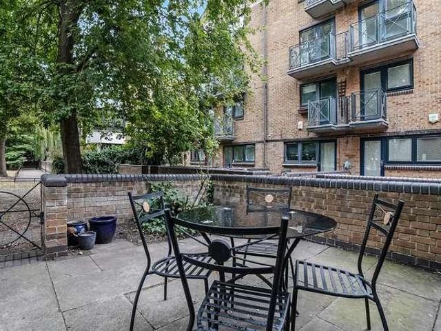 2 bed house to rent