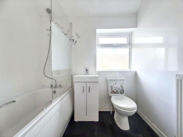 2 bed house to rent