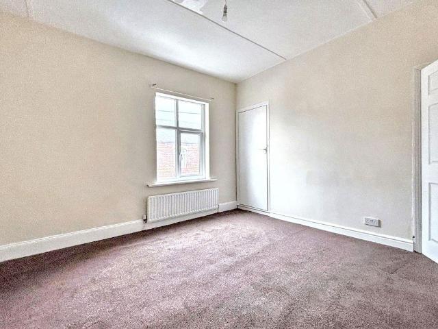 2 bed house to rent