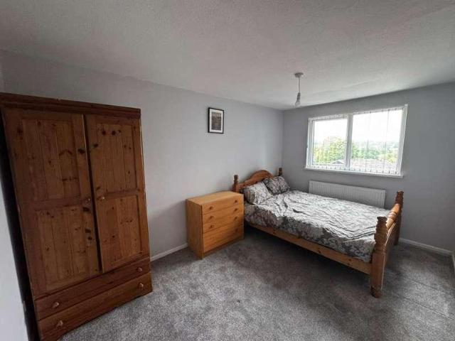 2 bed house to rent