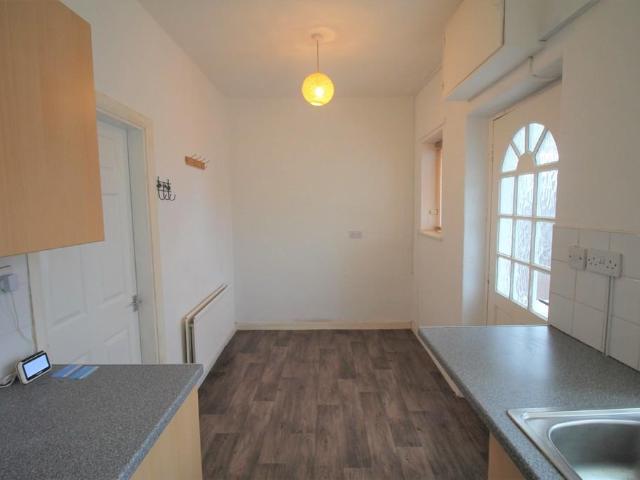 2 bed house to rent