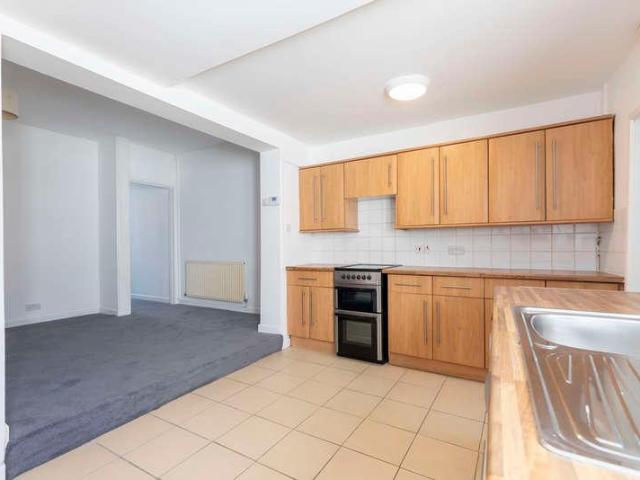 2 bed house to rent