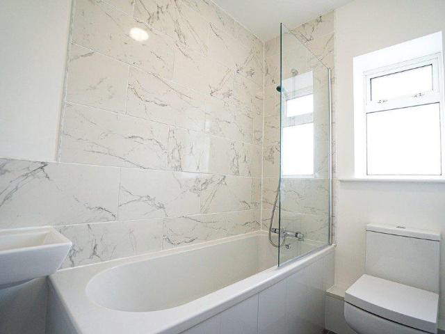 2 bed house to rent