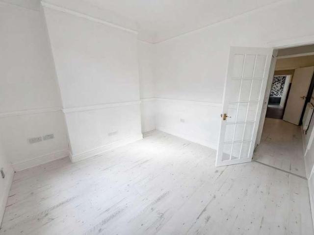 2 bed house to rent