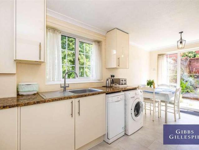 2 bed house to rent