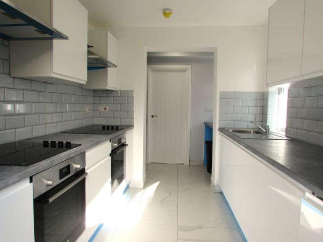 2 bed house to rent