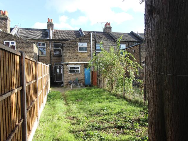 2 Bed House Felixstowe Road N9