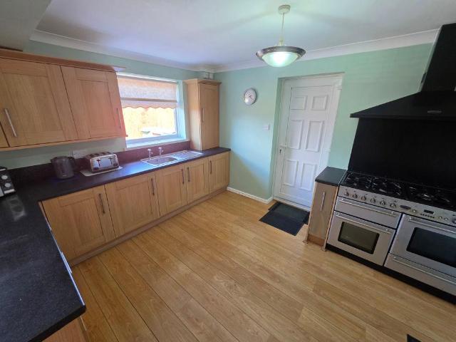 2 bed house for sale