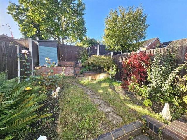 2 bed house for sale