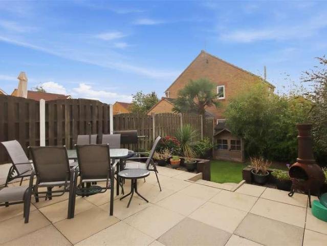 2 bed house for sale