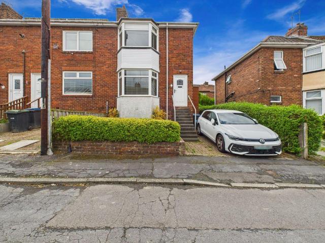 2 bed house for sale