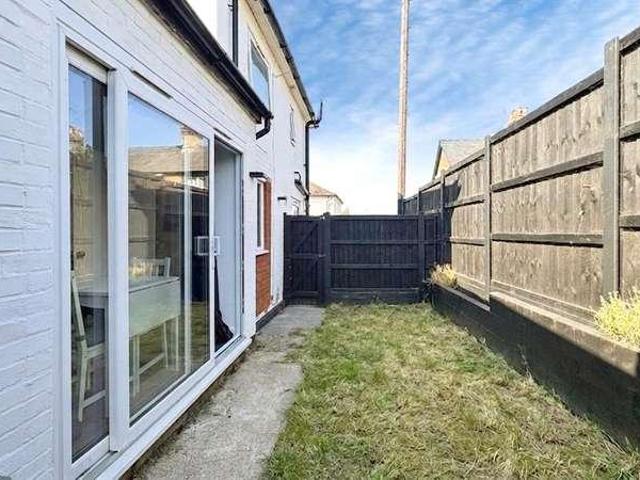 2 bed house for sale