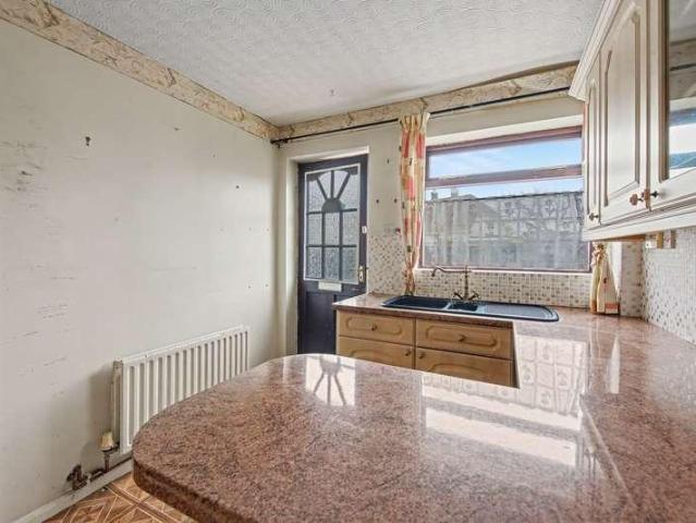 2 bed house for sale