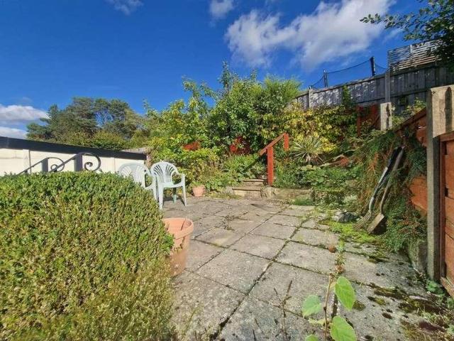 2 bed house for sale