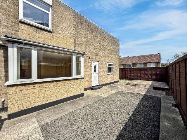 2 bed house for sale
