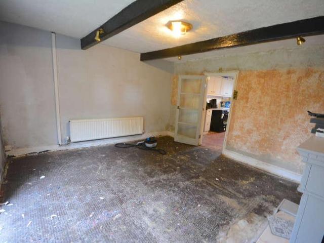 2 bed house for sale