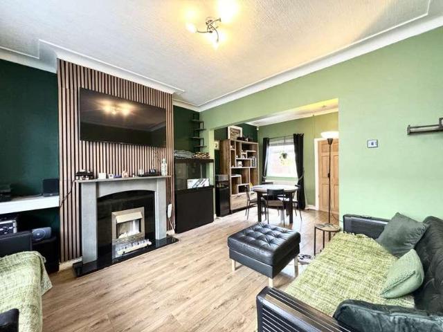 2 bed house for sale