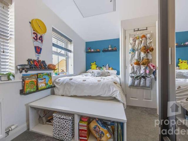 2 bed house for sale