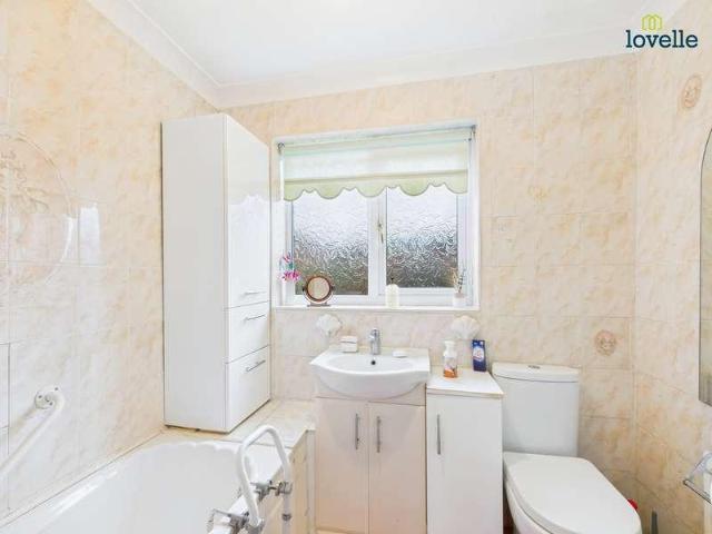 2 bed house for sale
