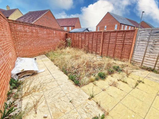 2 bed house for sale