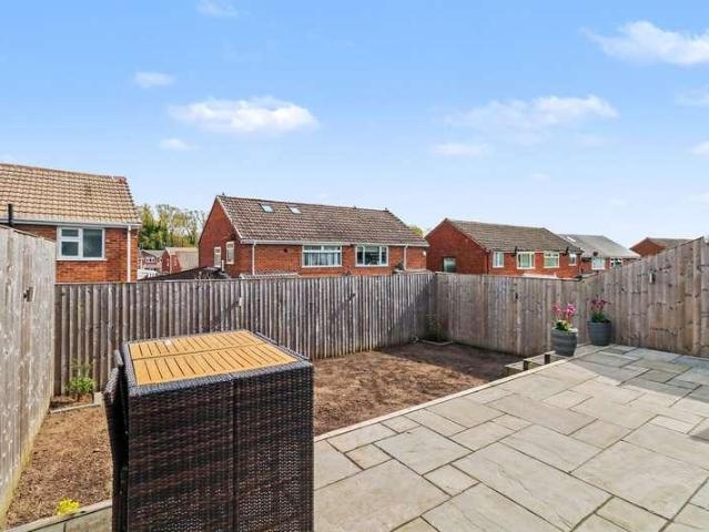 2 bed house for sale