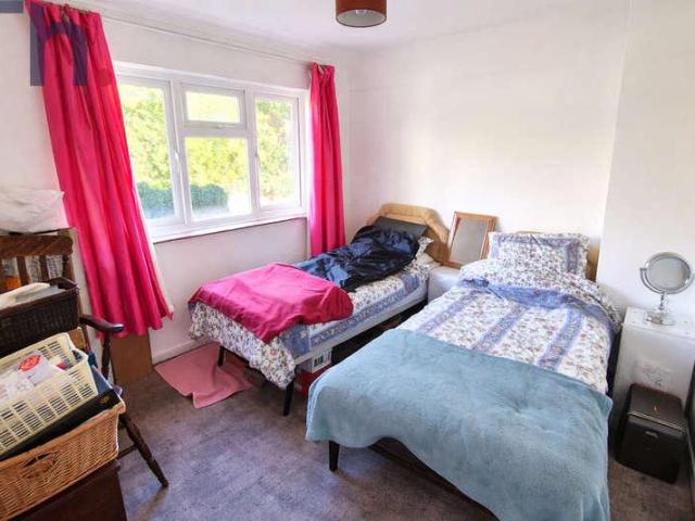 2 bed house for sale