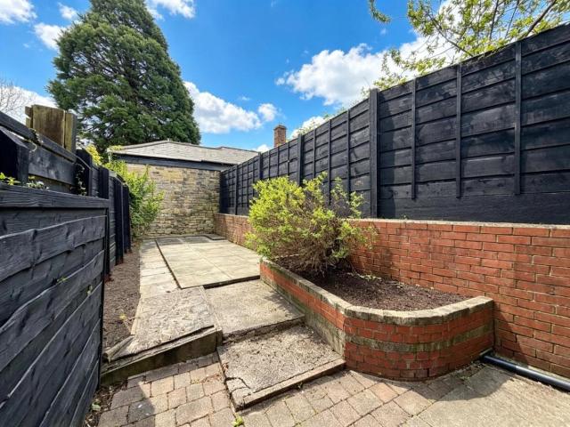 2 bed house for sale