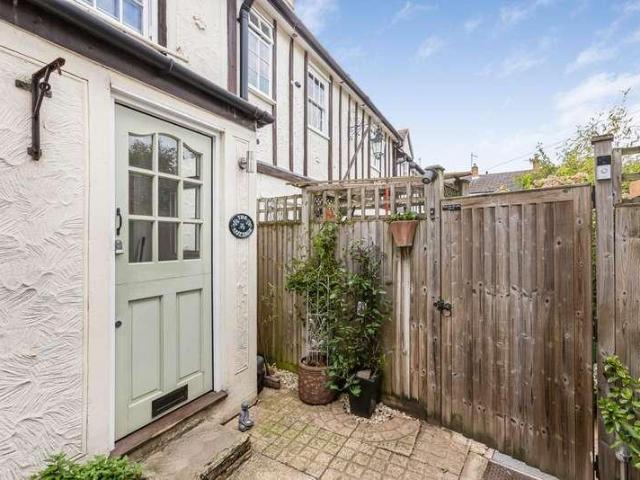 2 bed house for sale