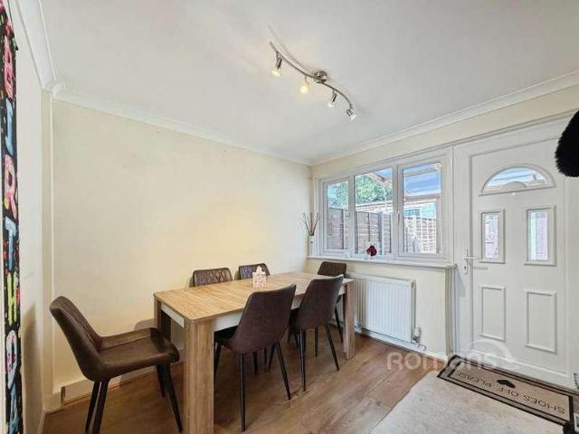 2 bed house for sale