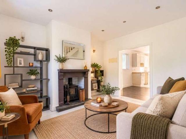 2 bed house for sale