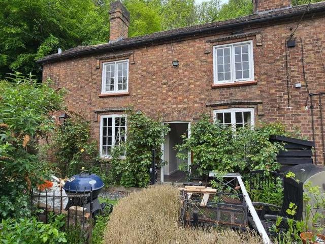 2 bed house for sale