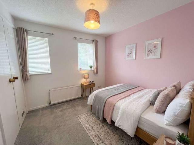 2 bed house for sale