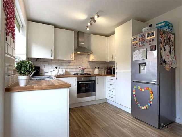 2 bed house for sale