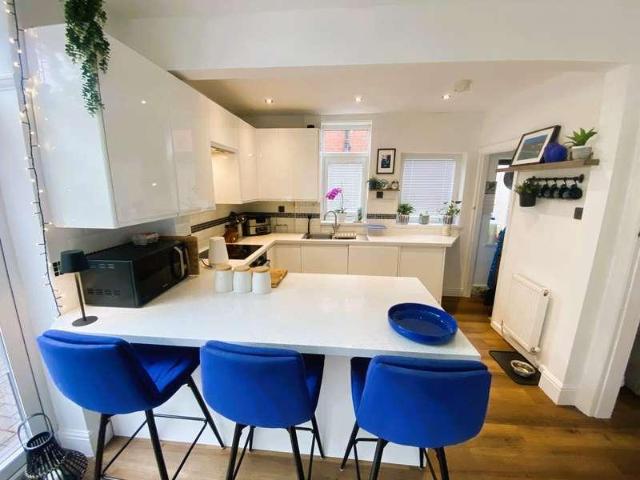 2 bed house for sale