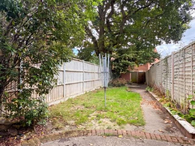 2 bed house for sale