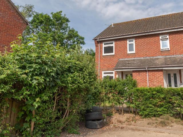 2 bed house for sale
