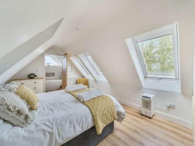 2 bed house for sale