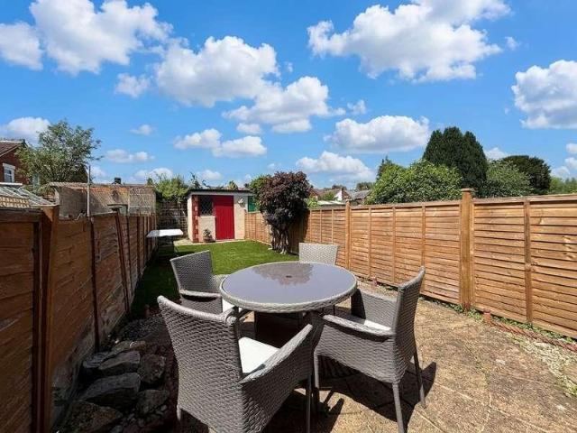2 bed house for sale