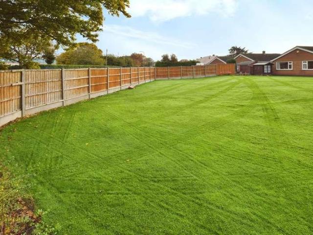 2 bed house for sale
