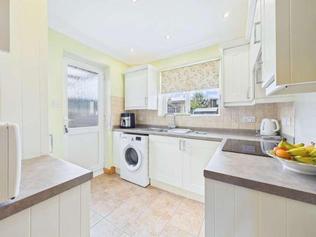 2 bed house for sale