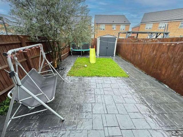 2 bed house for sale