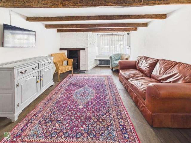 2 bed house for sale