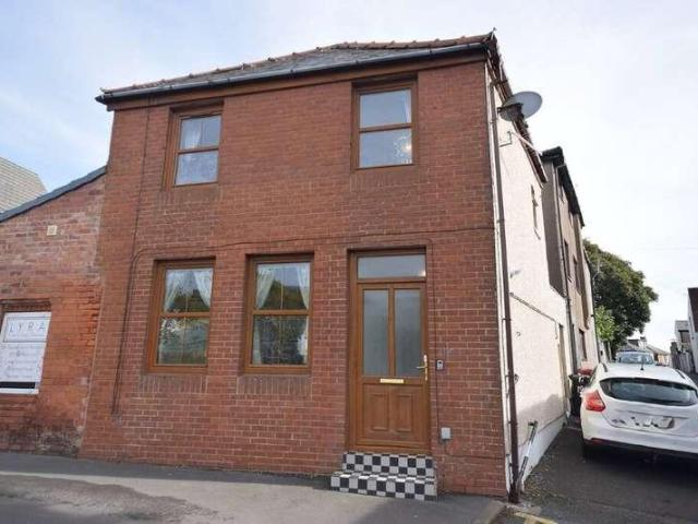 2 bed house for sale